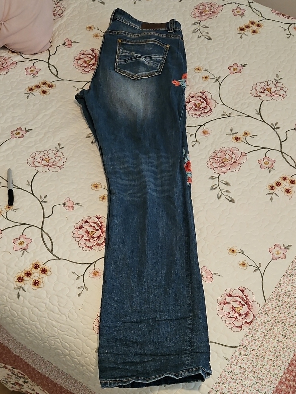 Embroidered Dark Blue Wide-Leg Jeans
